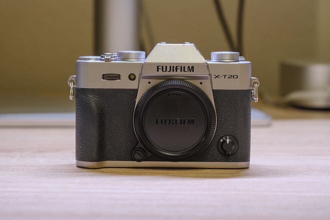 Fujifilm 富士フイルム X-T20 ボディ シルバー