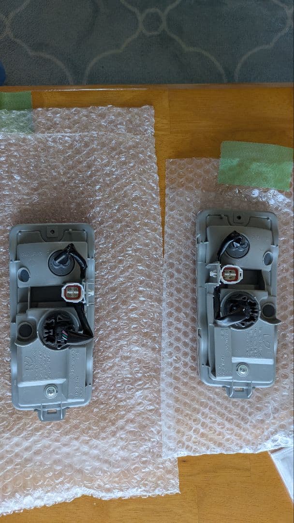 DAIHATSUハイゼットトラック500系現行型テールランプバルブ付き