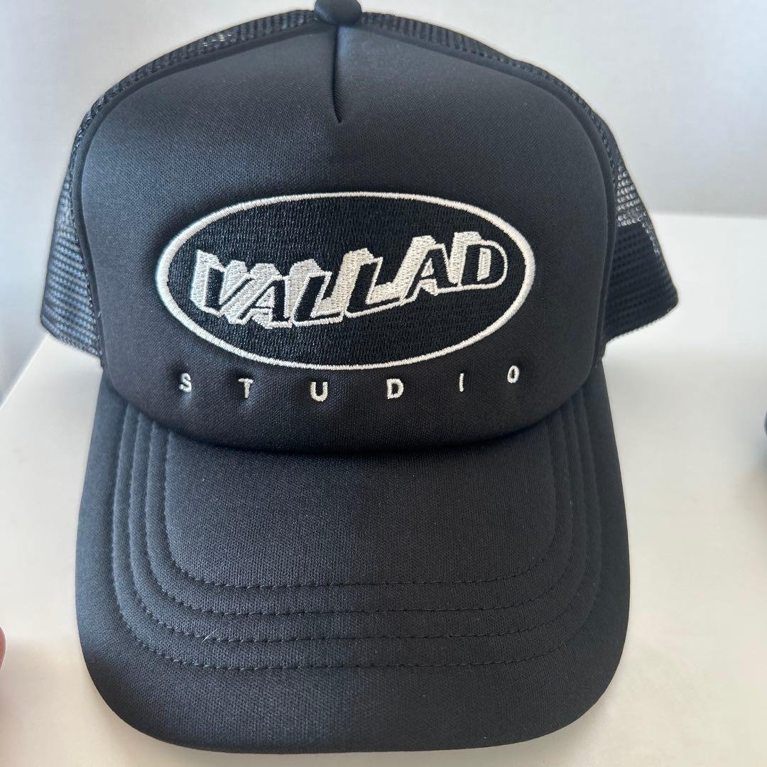 VALLAD ブラック トラッカーキャップ