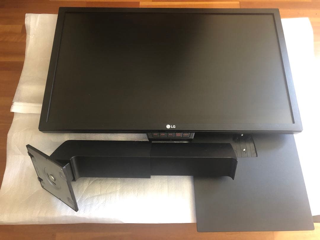 LG 144hz 24インチ ゲーミングモニター 24GM79G