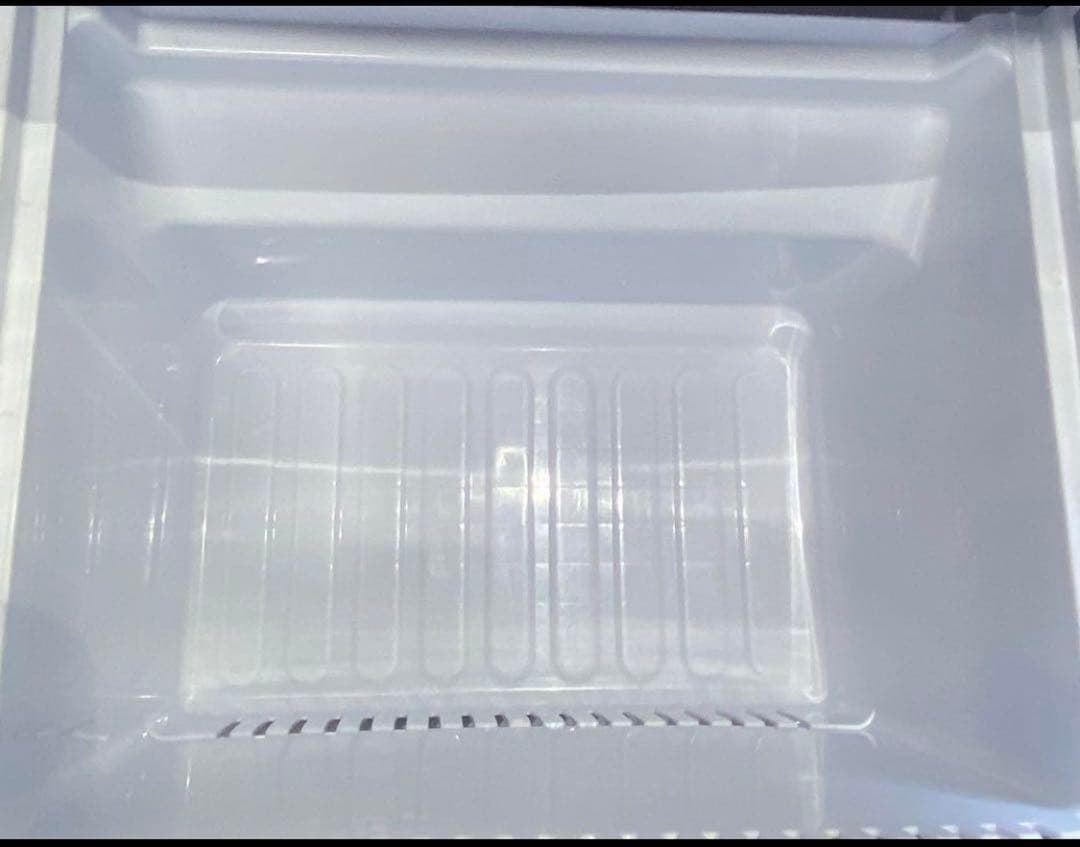 SHARP ノンフロン　冷凍冷蔵庫　SJ-D14E-S 2019年製　137L