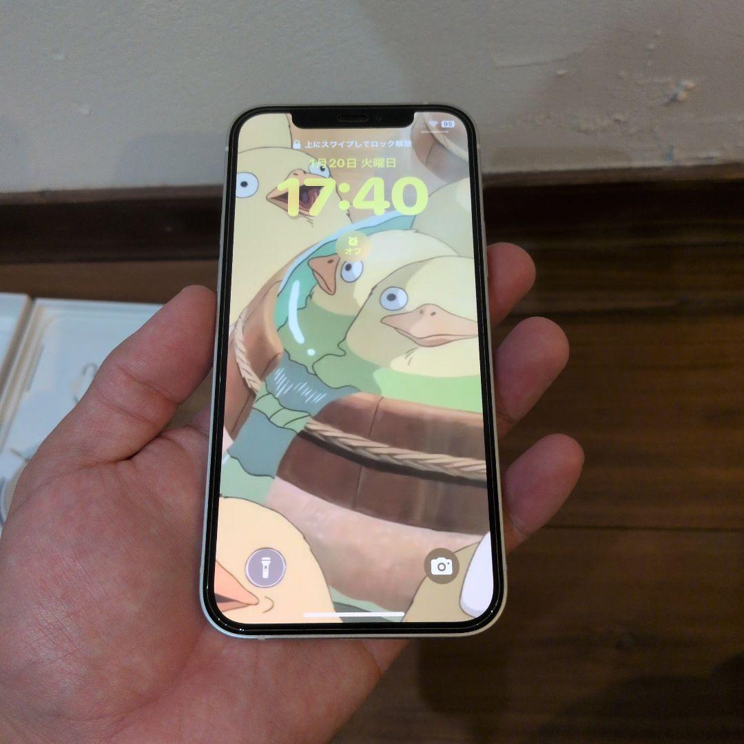 Apple iPhone 12 ホワイト 64GB 美品　SIMフリー
