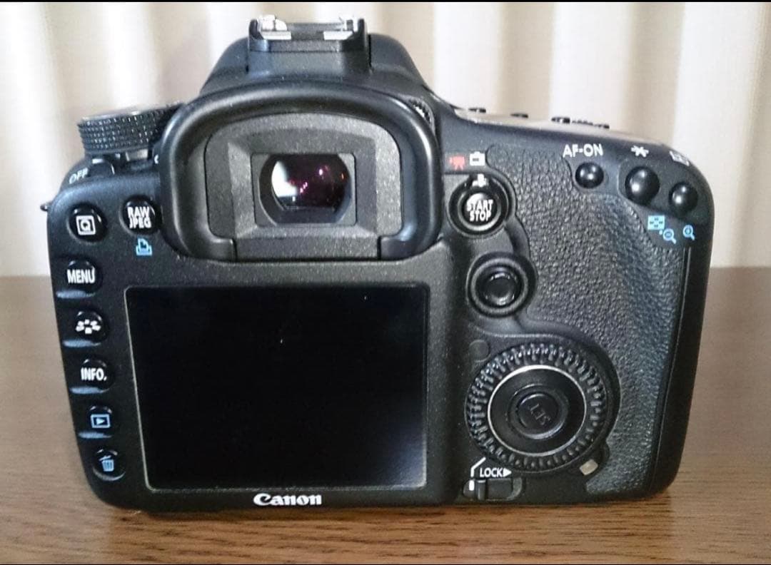 Canon EOS 7D デジタル一眼レフカメラ