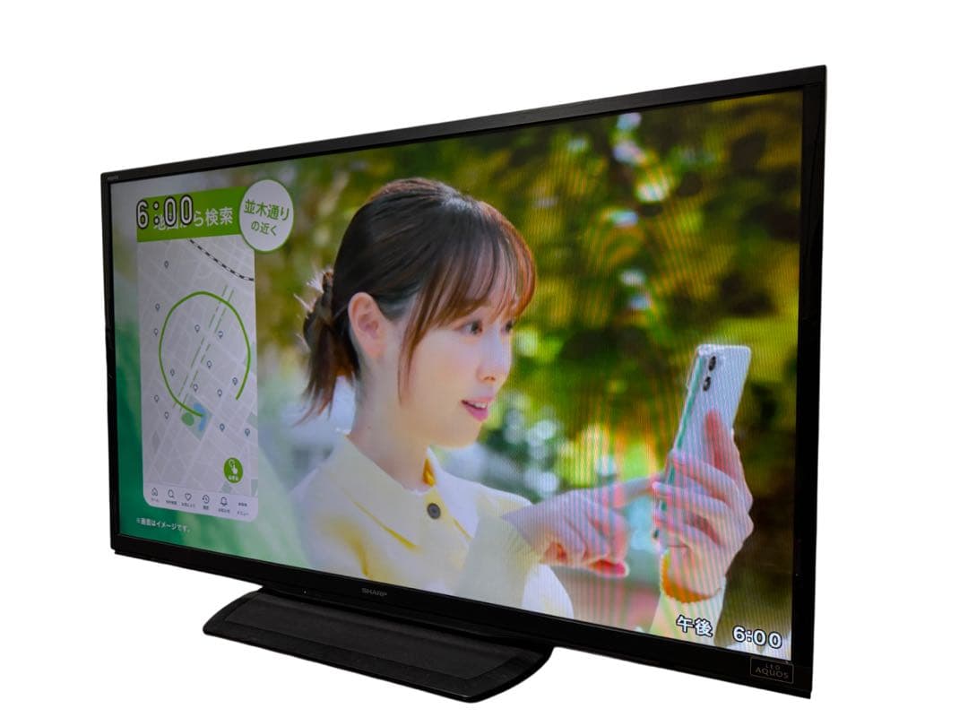 薄型液晶テレビ