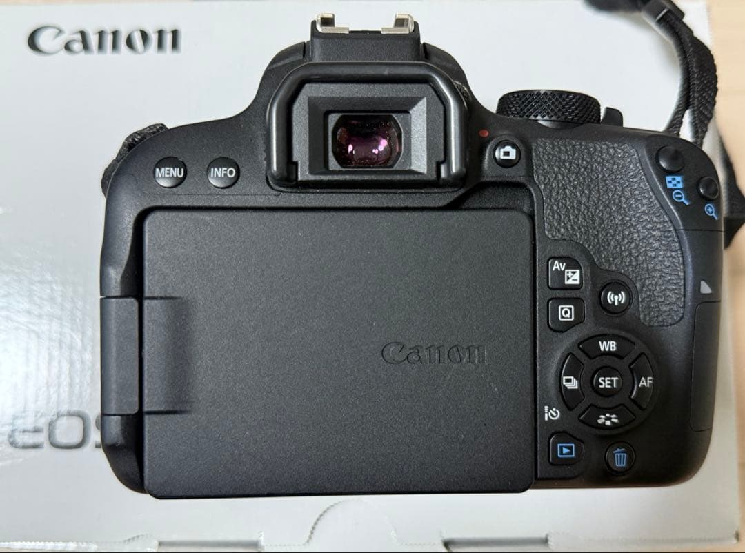 【美品】Canon EOS Kiss X9i デジタル一眼レフカメラ