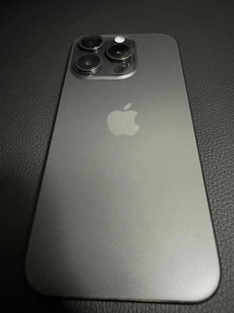 Apple iPhone 15 Pro ブラックチタニウム　128GB