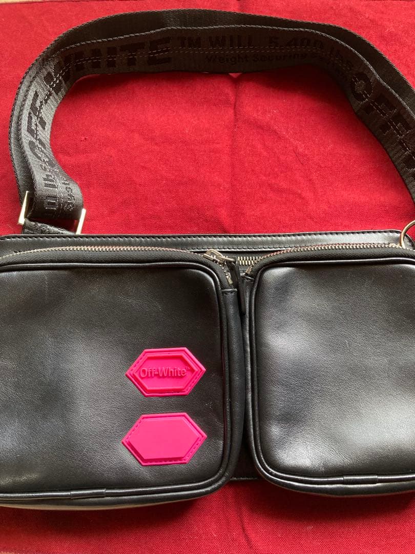 Off-White ブラック ボディバッグ