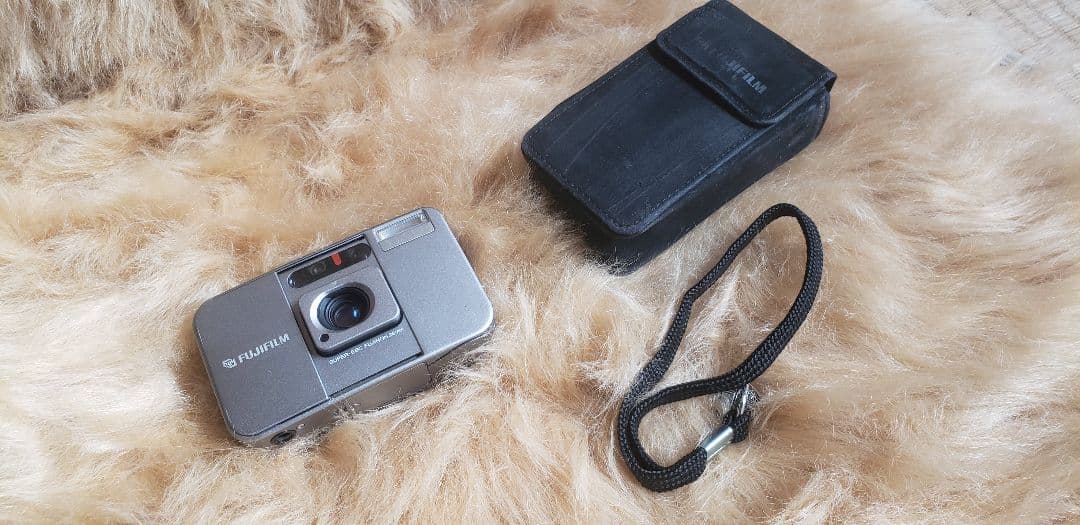 フィルムカメラ FUJIFILM Tiara