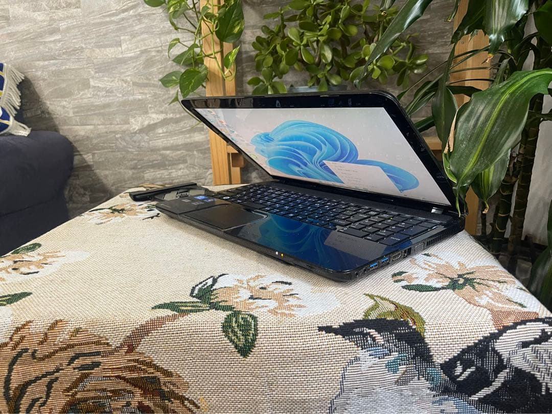 東芝ノートパソコン T552/36FB Windows11