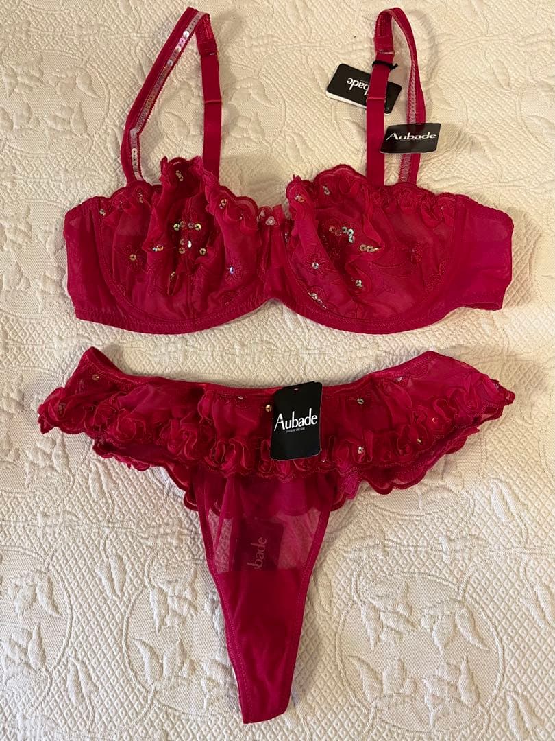 《Aubade 》新品タグ付/フリル&ラメ ブラジャー&タンガセット