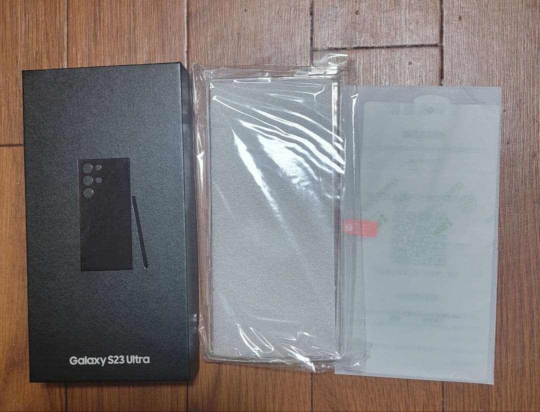 Galaxy S23 Ultra simフリーおまけ付き。