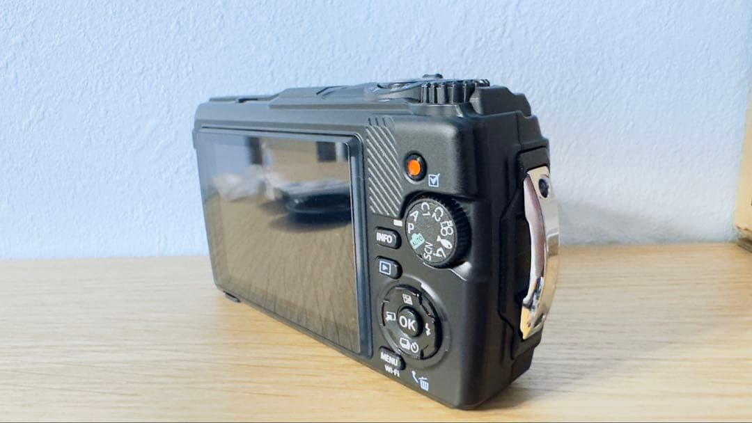 超美品OM SYSTEM Tough TG-7 ブラック　純正レンズキャップ付