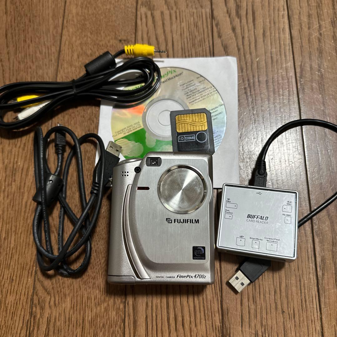 FUJIFILM フジフィルム FinePix4700z デジカメ