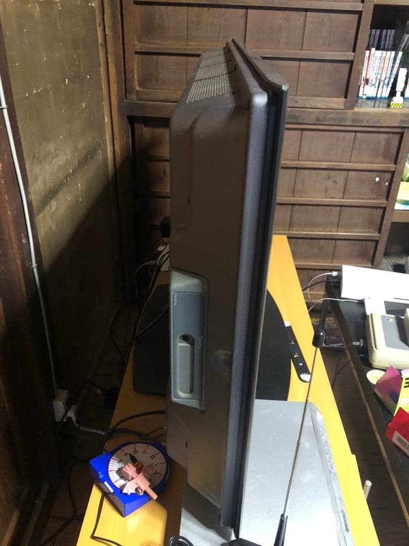 2006年製37型　W37P-H90 プラズマテレビ