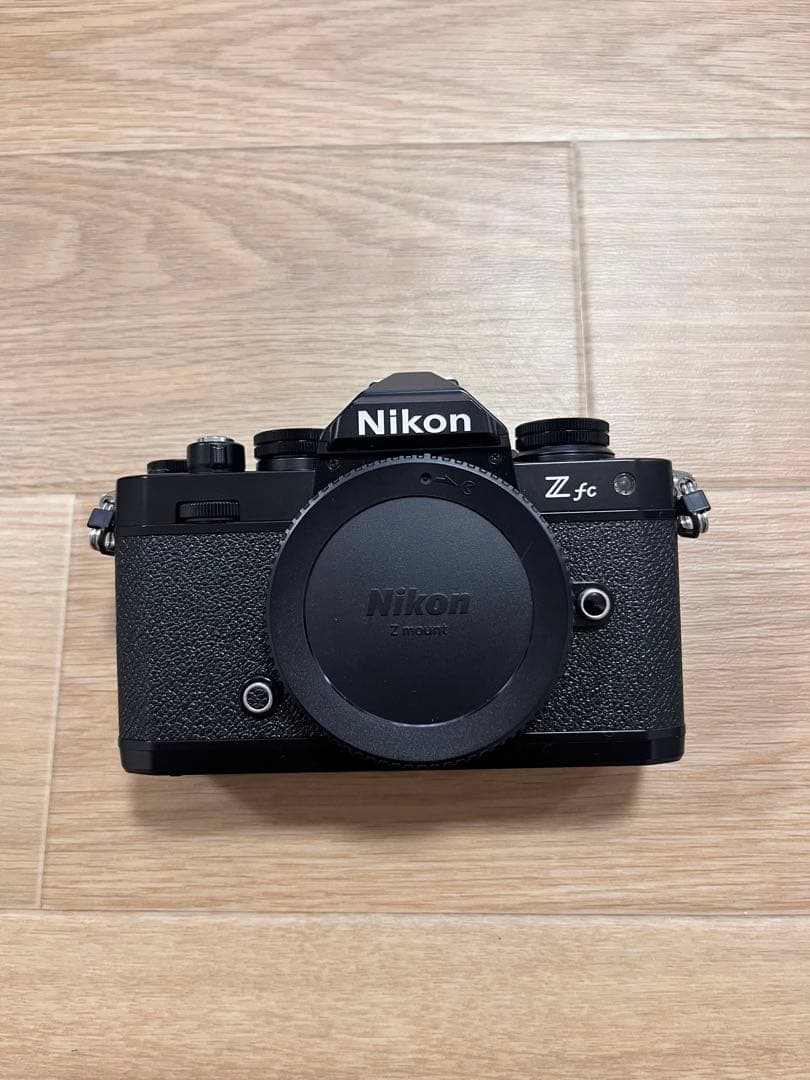 Nikon Z fc ミラーレス一眼カメラ