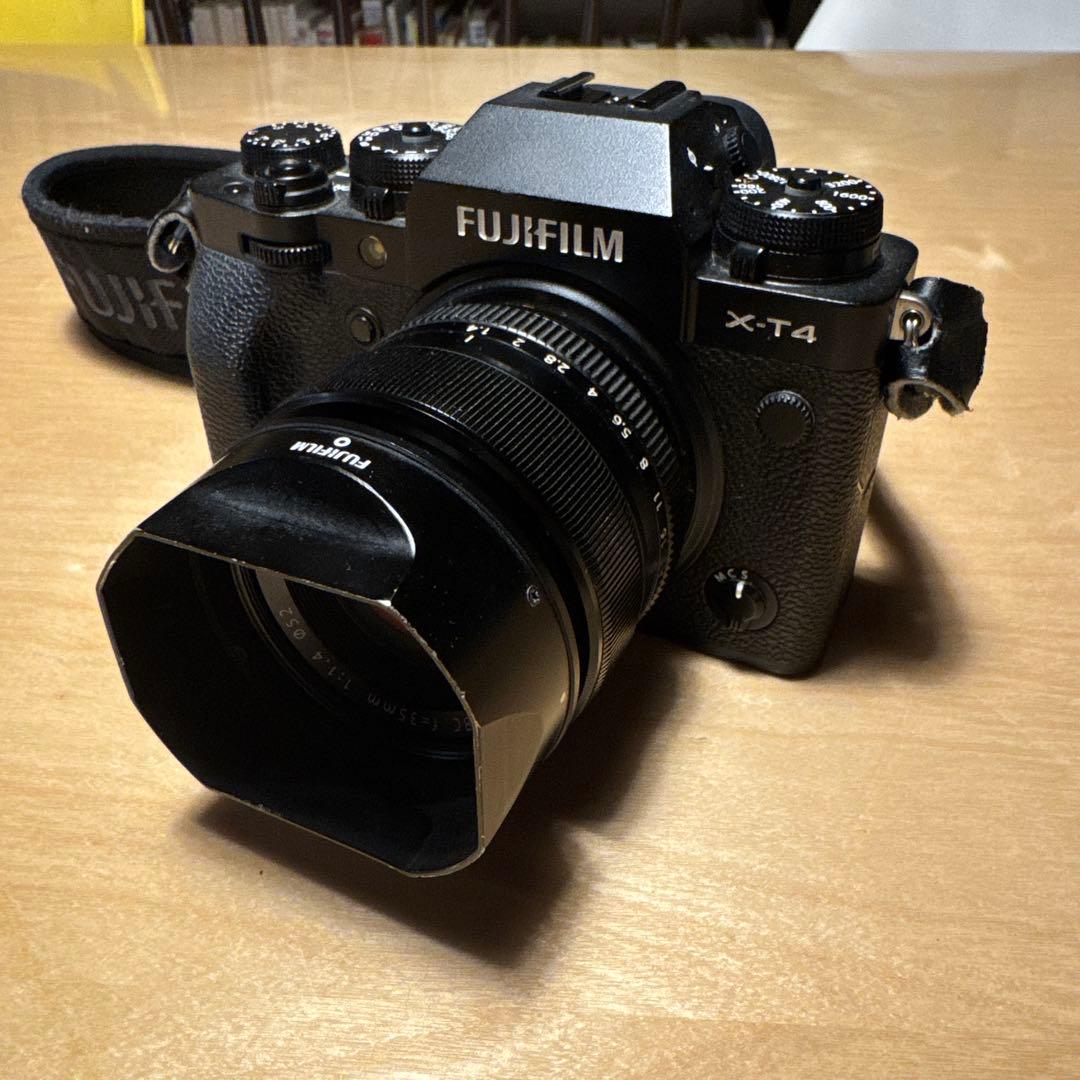富士フィルムFUJIFILM　X-T4ボディ+35mmf1.4レンズ