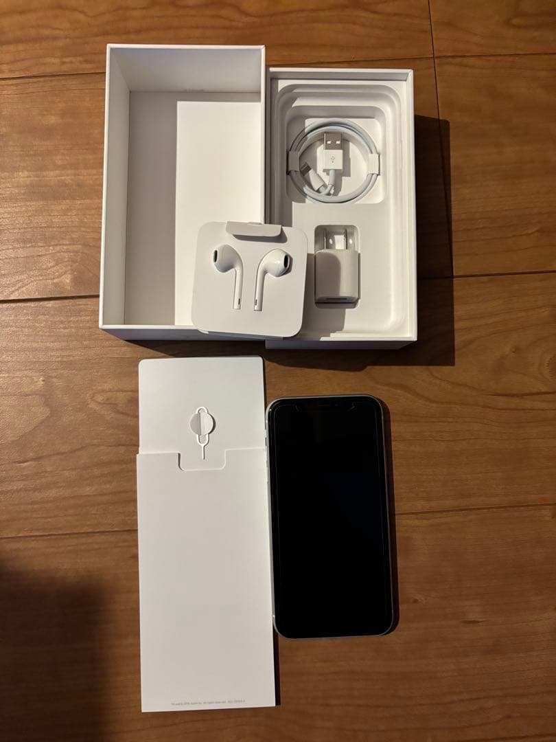SIMフリー　Apple iPhone XR ホワイト　64GB