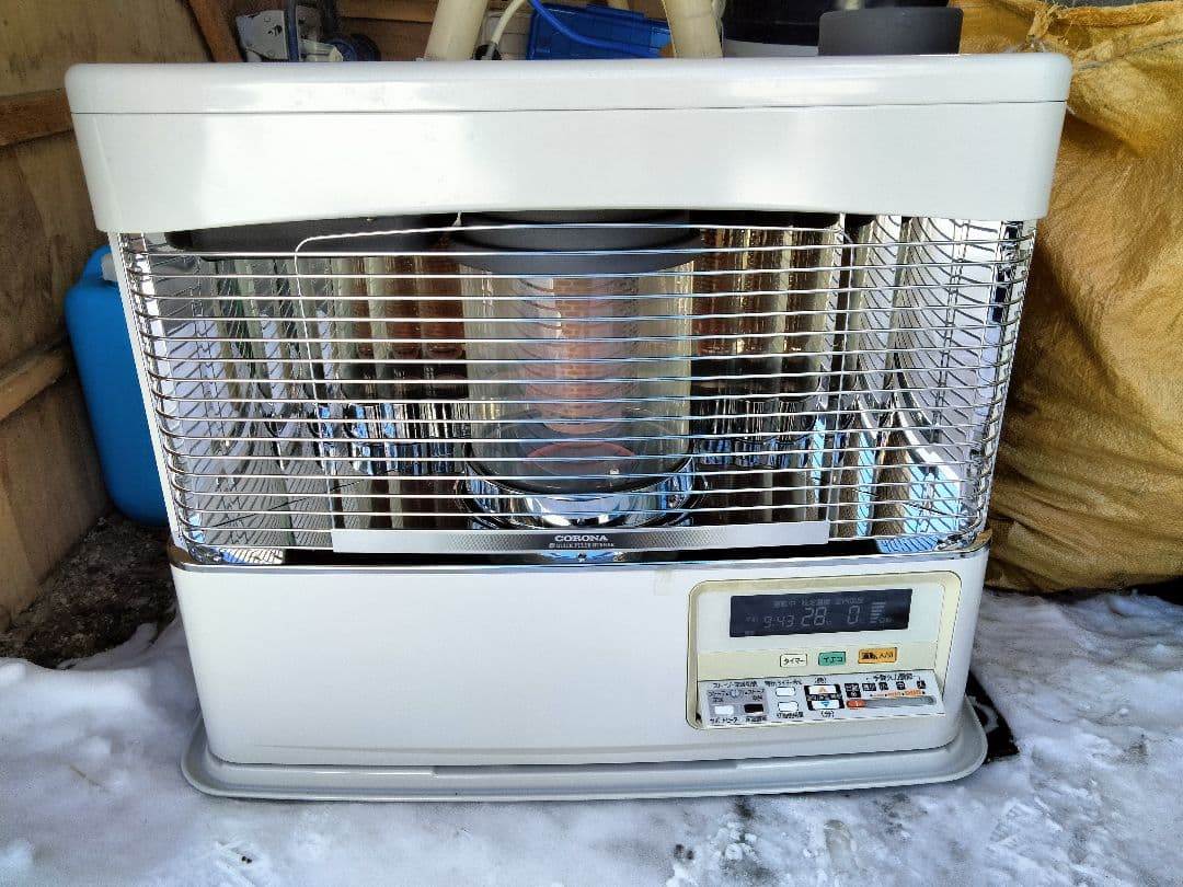 引き取り及び近郊配達限定出品！札幌発コロナ煙突床暖石油ストーブ2018年式中古品