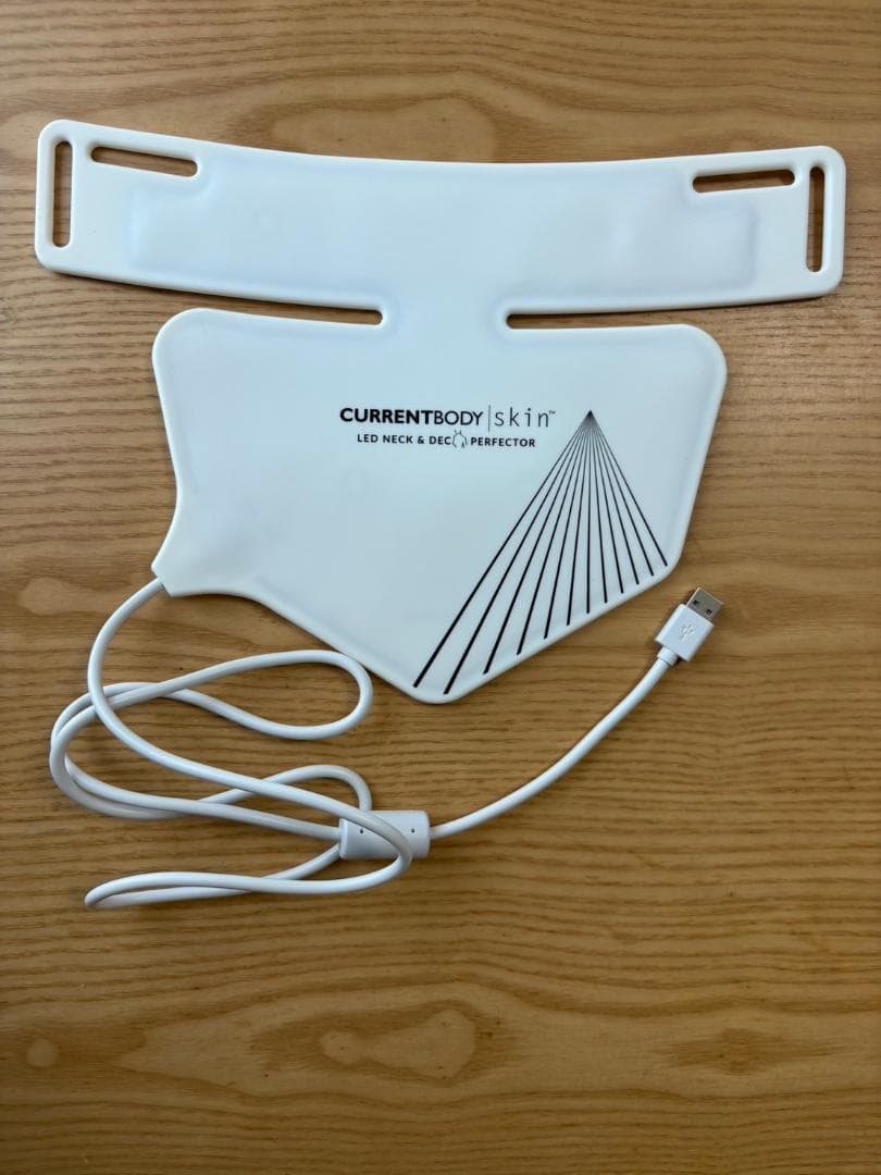 CurrentBody Skin LEDネック＆デコルテ マスク シリーズ1