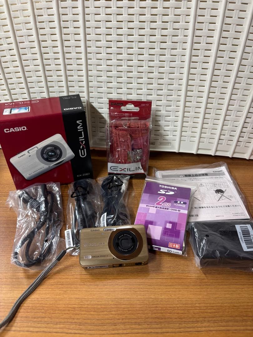 【ちぇんちぇい】CASIO EXILIM コンパクトデジタルカメラ