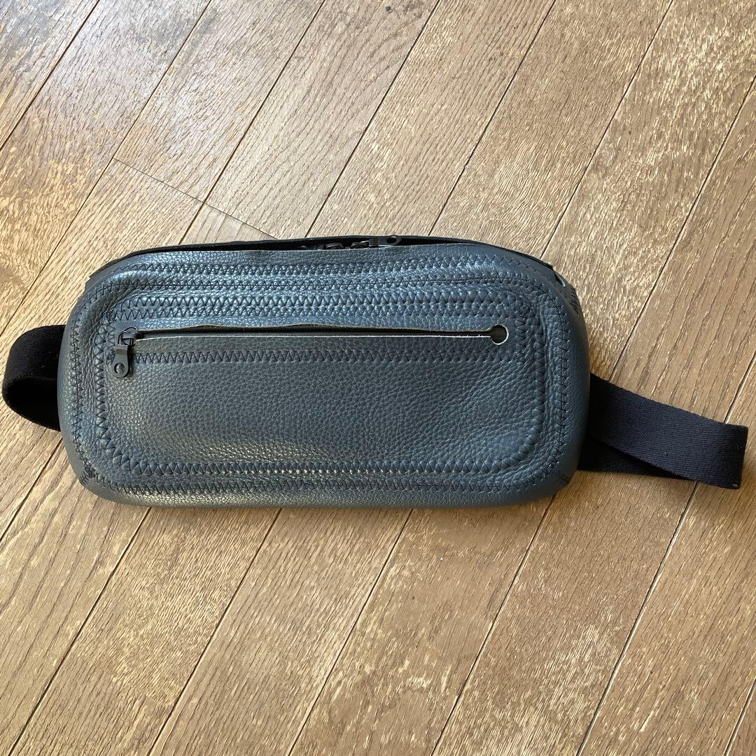 NAOTOSATOH ナオトサトウ　マイクロスクエアボディバッグ