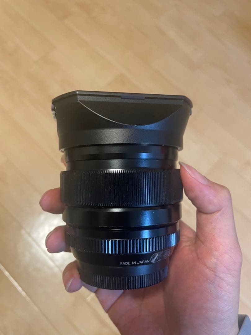 FUJIFILM XF23mmF1.4Rレンズ　レンズフード付き