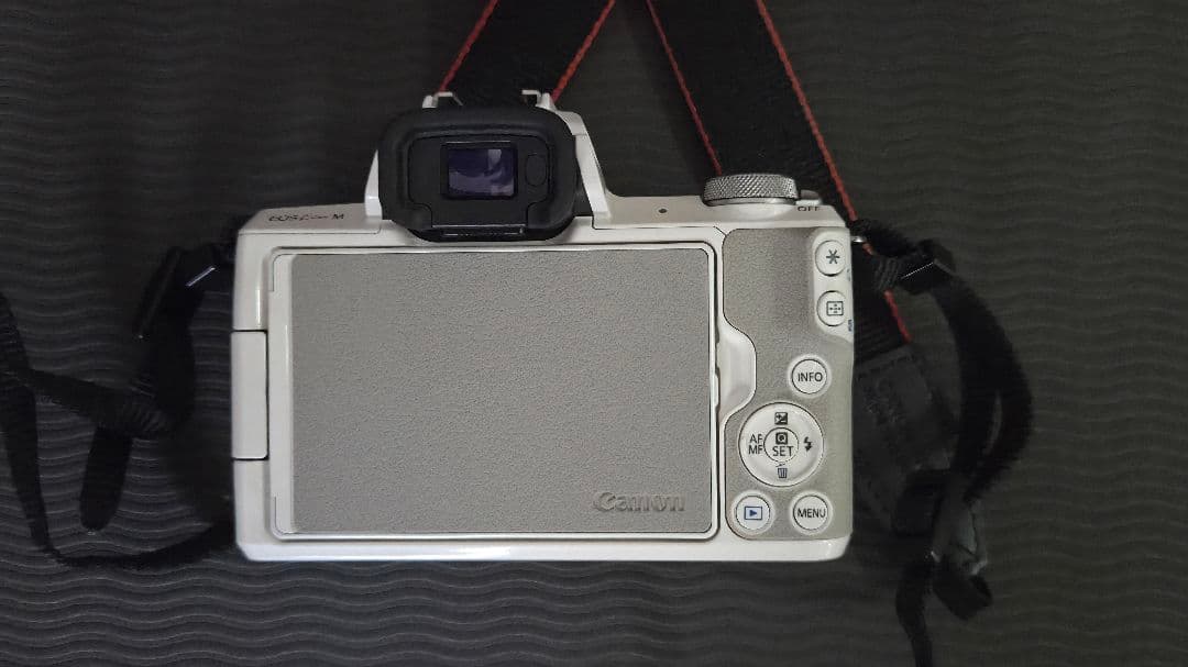 Canon EOS Kiss M ホワイトEF-M 15-45mm