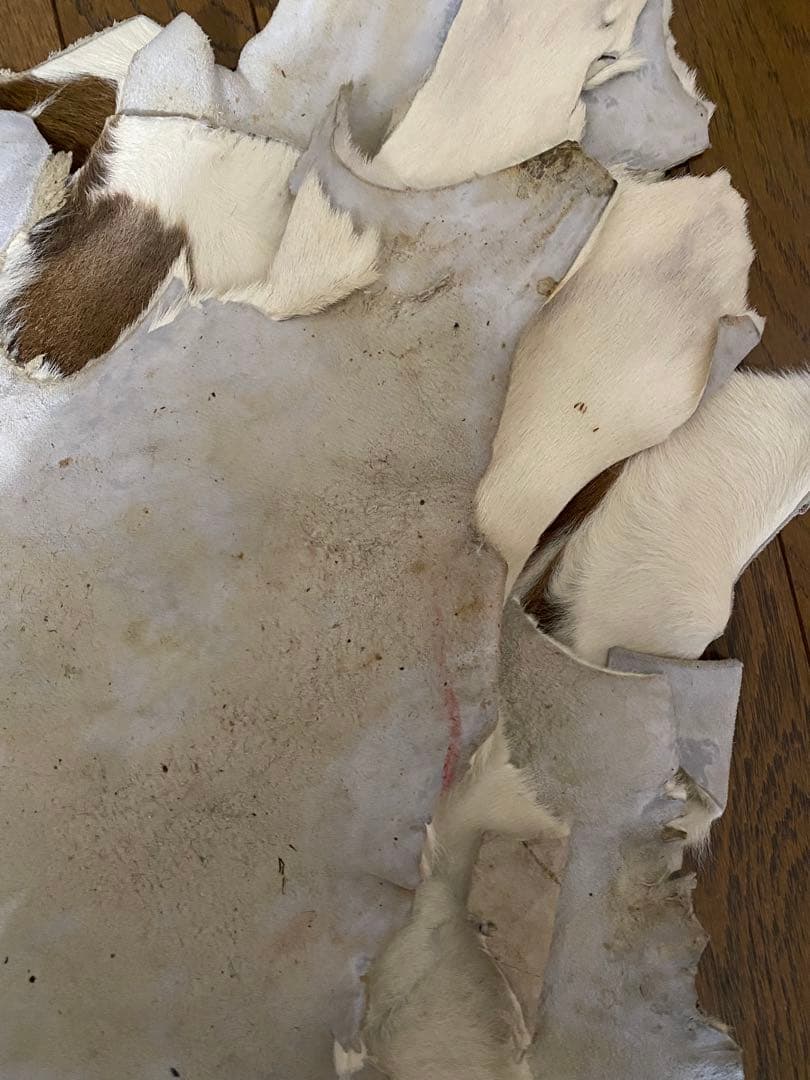 天然皮革 牛毛皮 レザー カーペット ラグマット　カウハイド　カウラグ