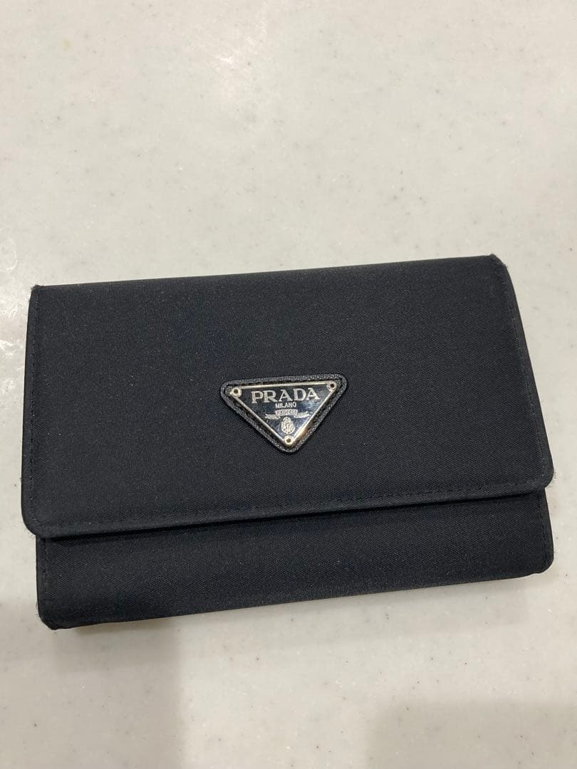PRADA ブラック ナイロン 二つ折り財布