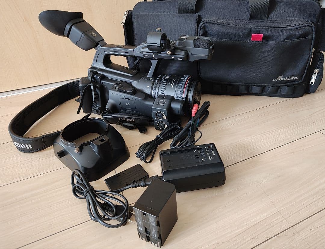 Canon XF300 ビデオカメラ(海外版・日本語切替可）