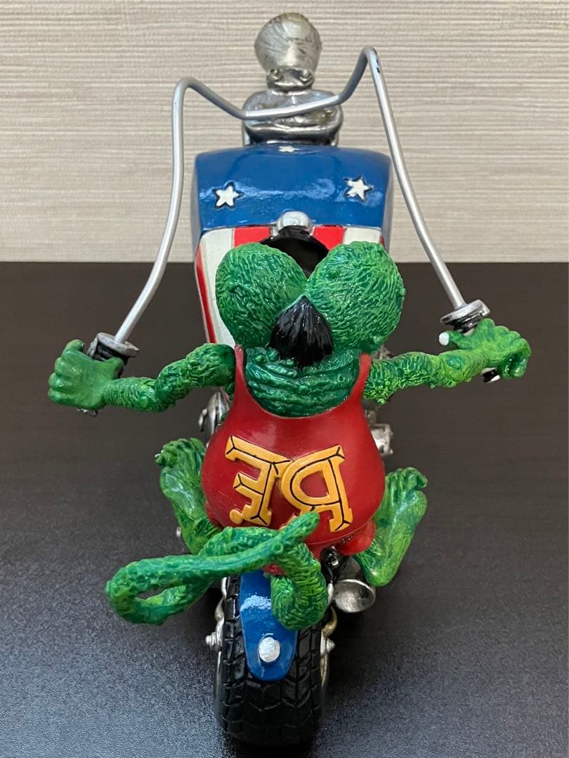 RAT FINK★チョッパー置物ハーレーミニカーホットロッド灰皿ラットフィンク