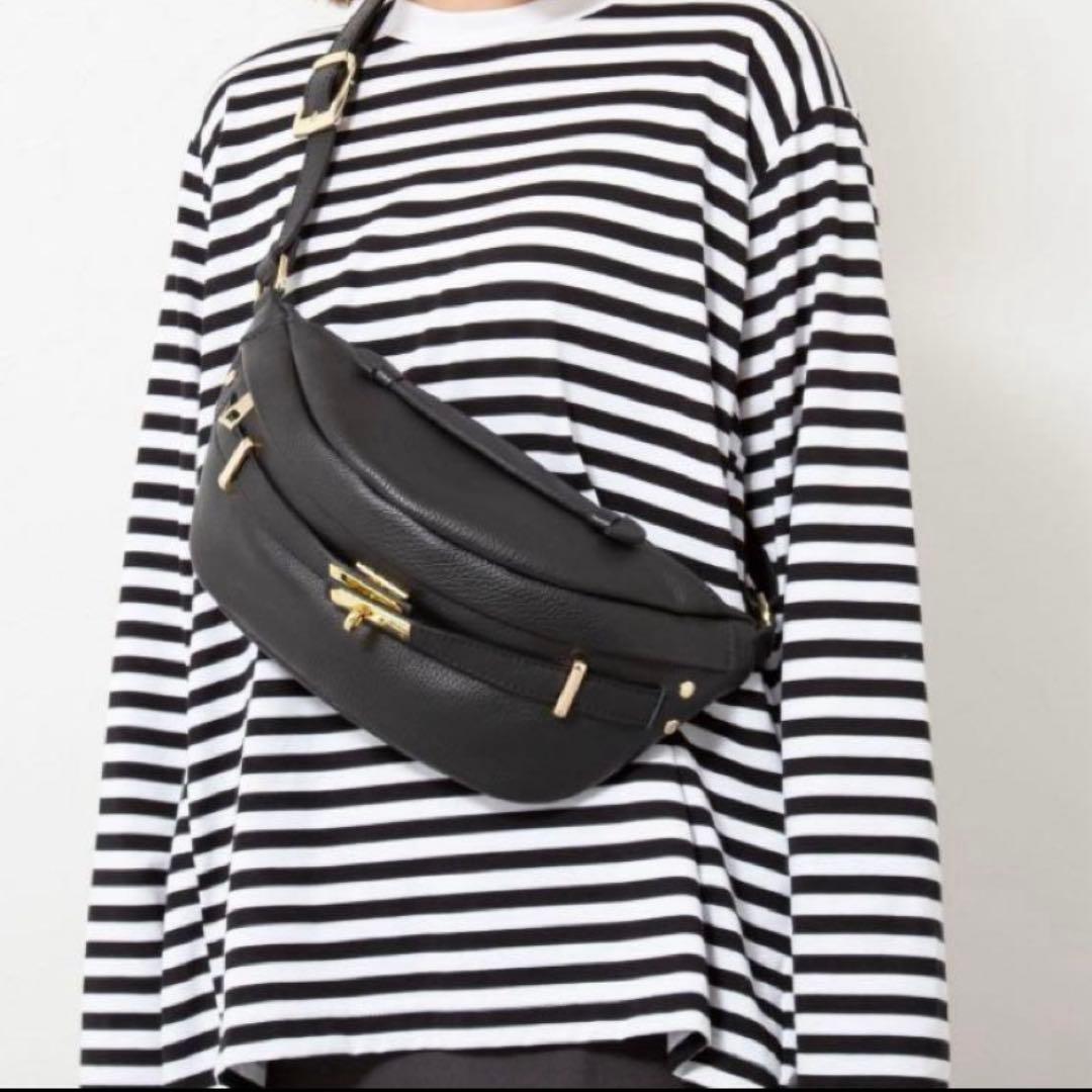 AULENTTI オーレンティ　レザー　ボディバッグ