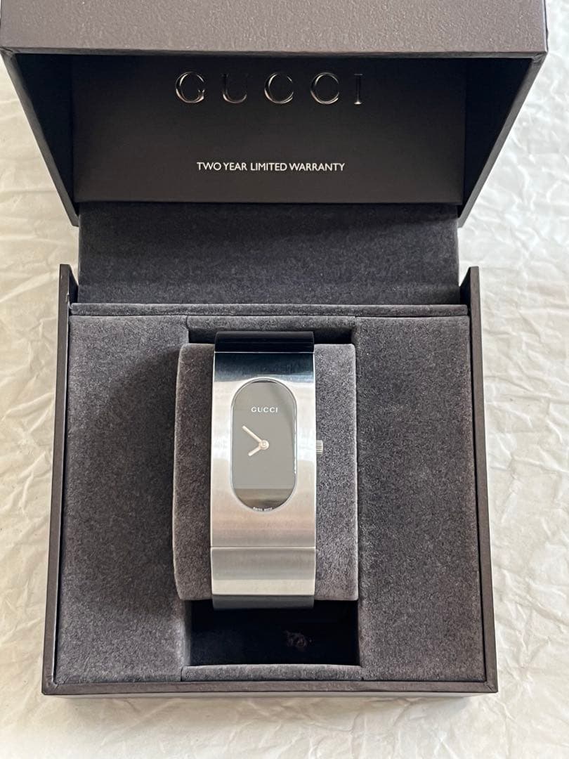 ⭐︎GUCCI グッチ バングルウォッチ⭐︎シルバー ブラック文字盤 箱有り