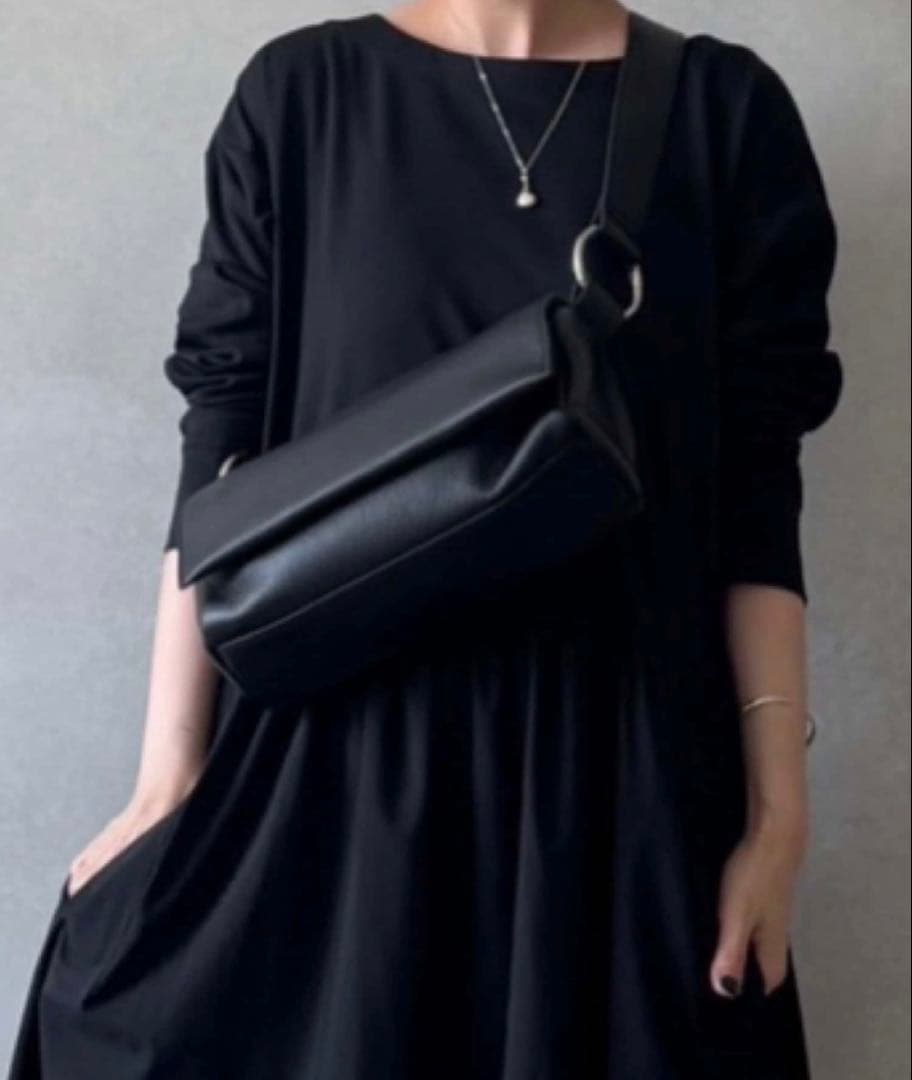 【新品未使用】BEARDSLEY レザーボディバック＆付け替えドット柄ベルト