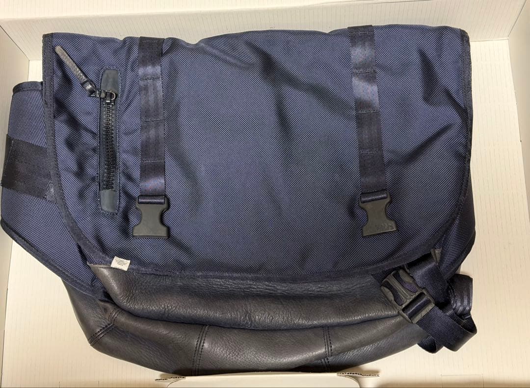 【美品】SOPH × visvim メッセンジャーバッグ E-CAT 18l