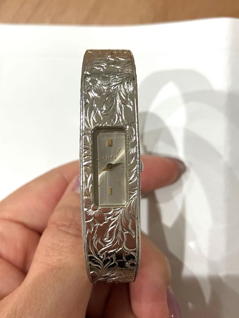 再値下！agete♪バングル型　クォーツ腕時計