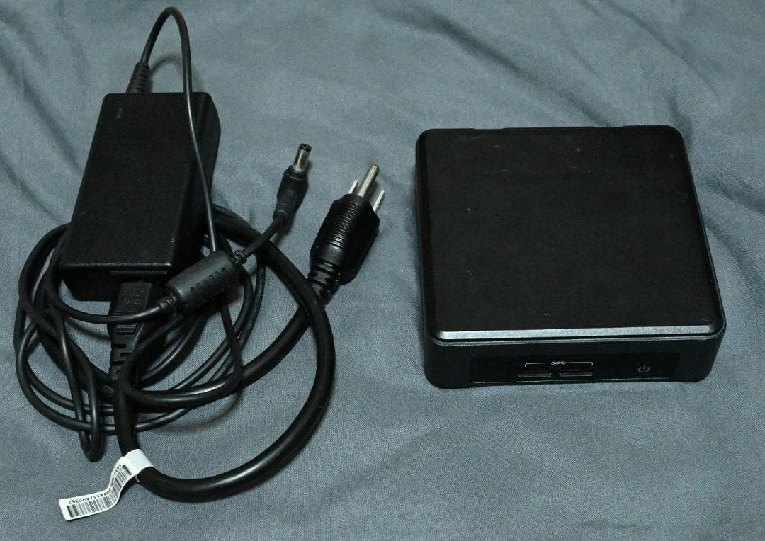 Intel NUC7i7DNKE ミニPC 32GBメモリ