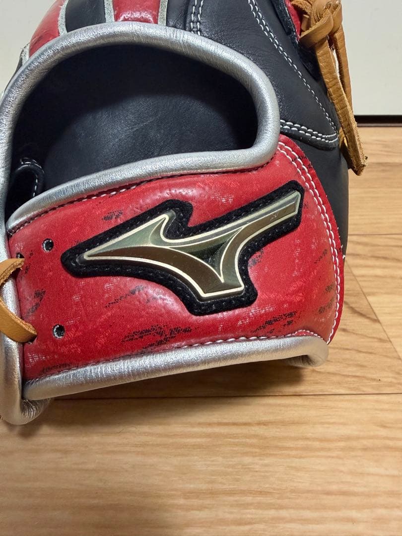 【美品】ミズノ　軟式用　内野手 グローバルエリート 限定モデル　グローブ