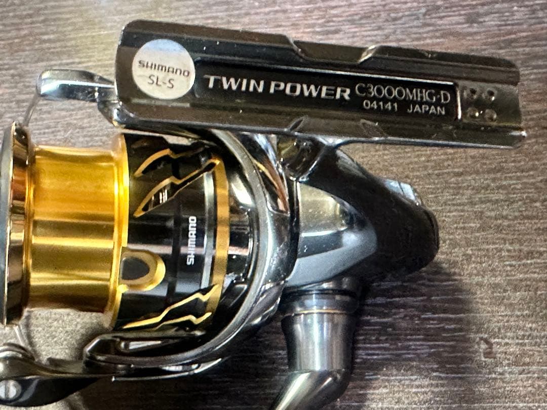 シマノ 20 ツインパワー C3000MHGスピニングリール