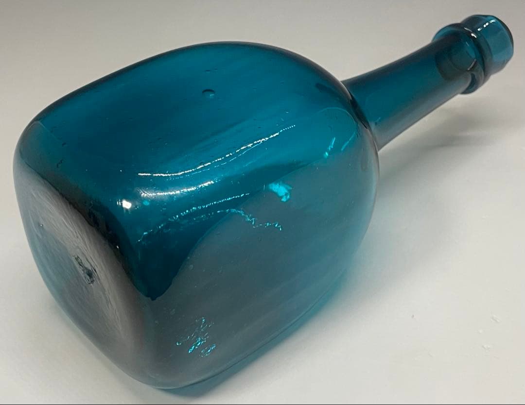 倉敷ガラス　小谷真三　吹きガラス　飾り瓶　花瓶　花入　a616