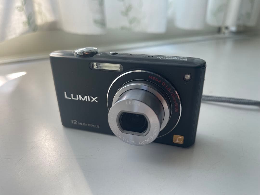 LUMIX DMC-FX40 12メガピクセル コンパクトデジタルカメラ