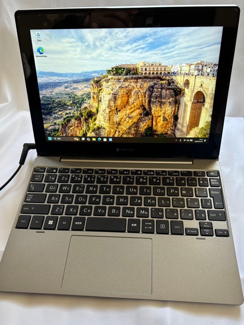 2 in 1 タブレットPC Dynabook K60/FW