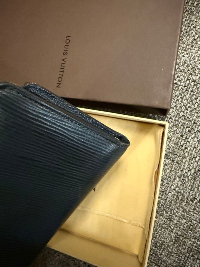 ルイ・ヴィトン 財布 LOUISVUITTON 長財布 エピ