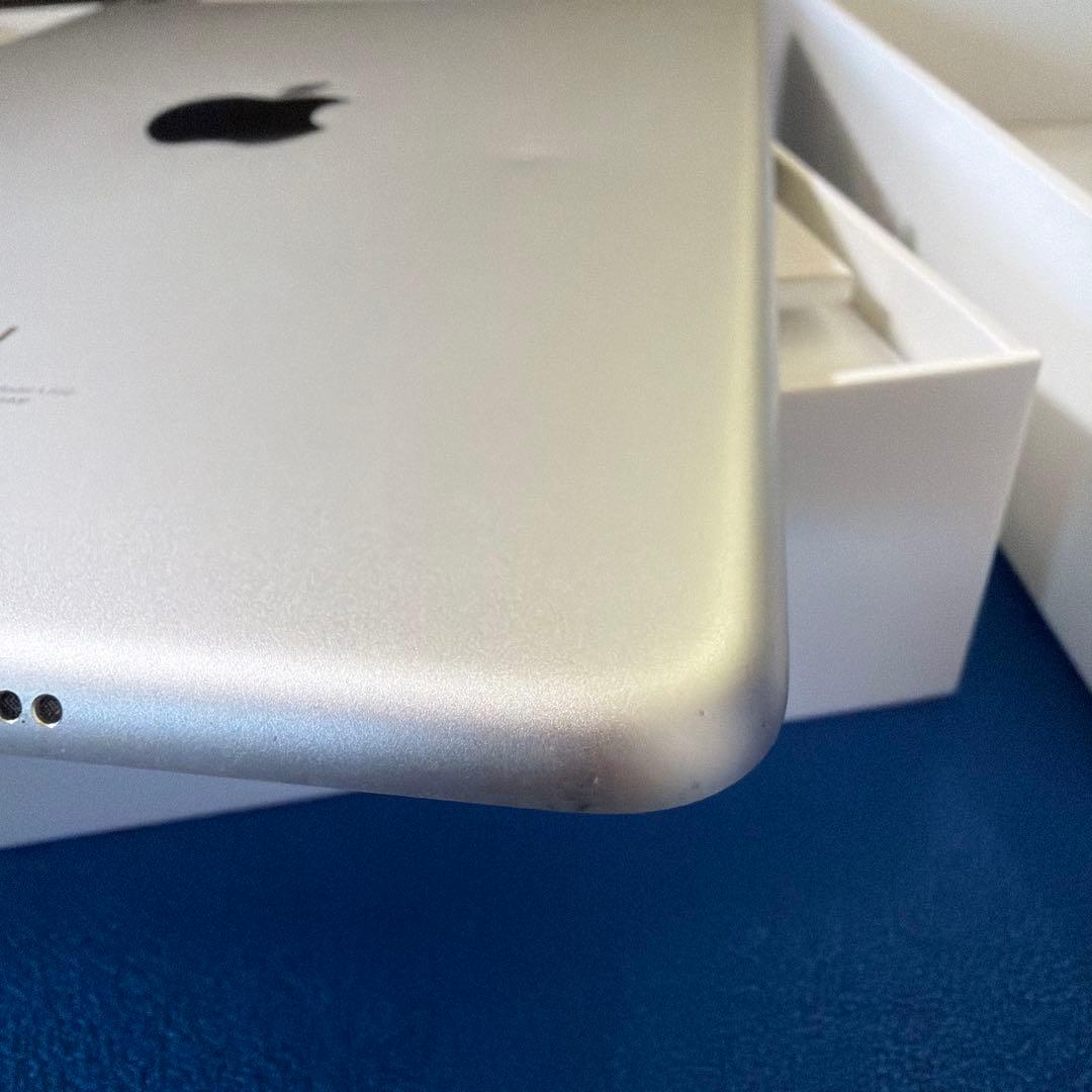 Apple iPad mini 4 シルバー 128GB Wi-Fi セルラー