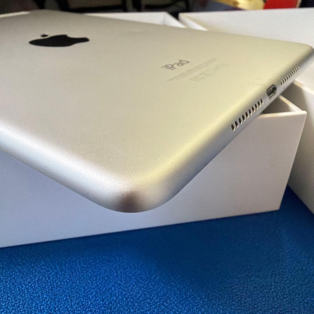 Apple iPad mini 4 シルバー 128GB Wi-Fi セルラー