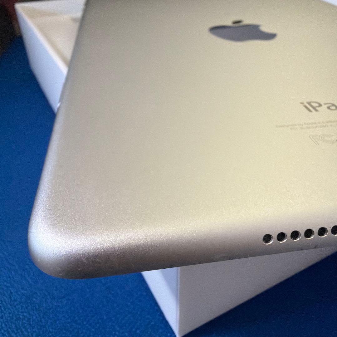 Apple iPad mini 4 シルバー 128GB Wi-Fi セルラー