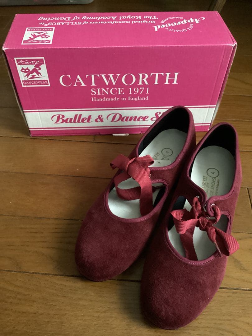 カットワース　23.5前後(英:4)　赤ダンスシューズ(外履き可)