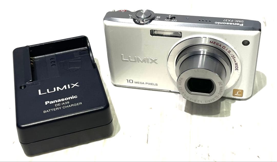 【Panasonic】 LUMIX DMC-FX37 ホワイト デジカメ　カメラ