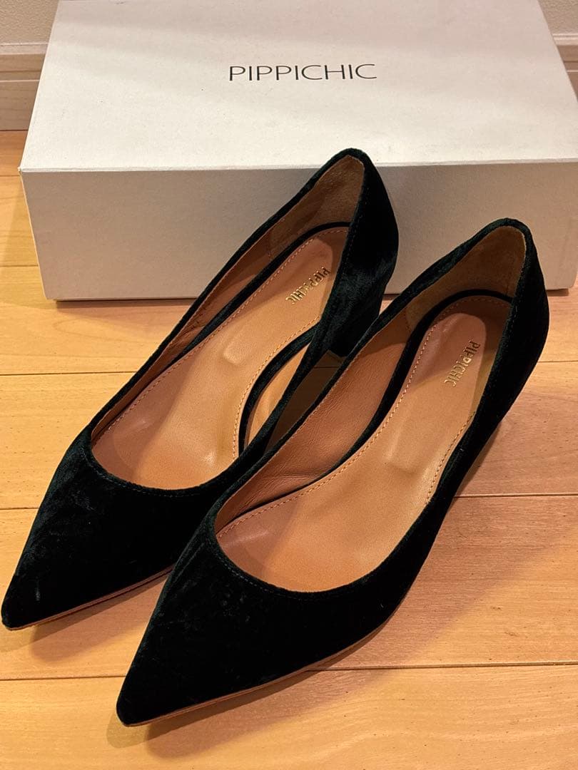 【送料込・短時間一度のみの使用】PIPPICHIC グリーンベルベットパンプス