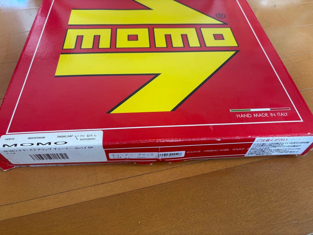 momo TUNER ステアリング